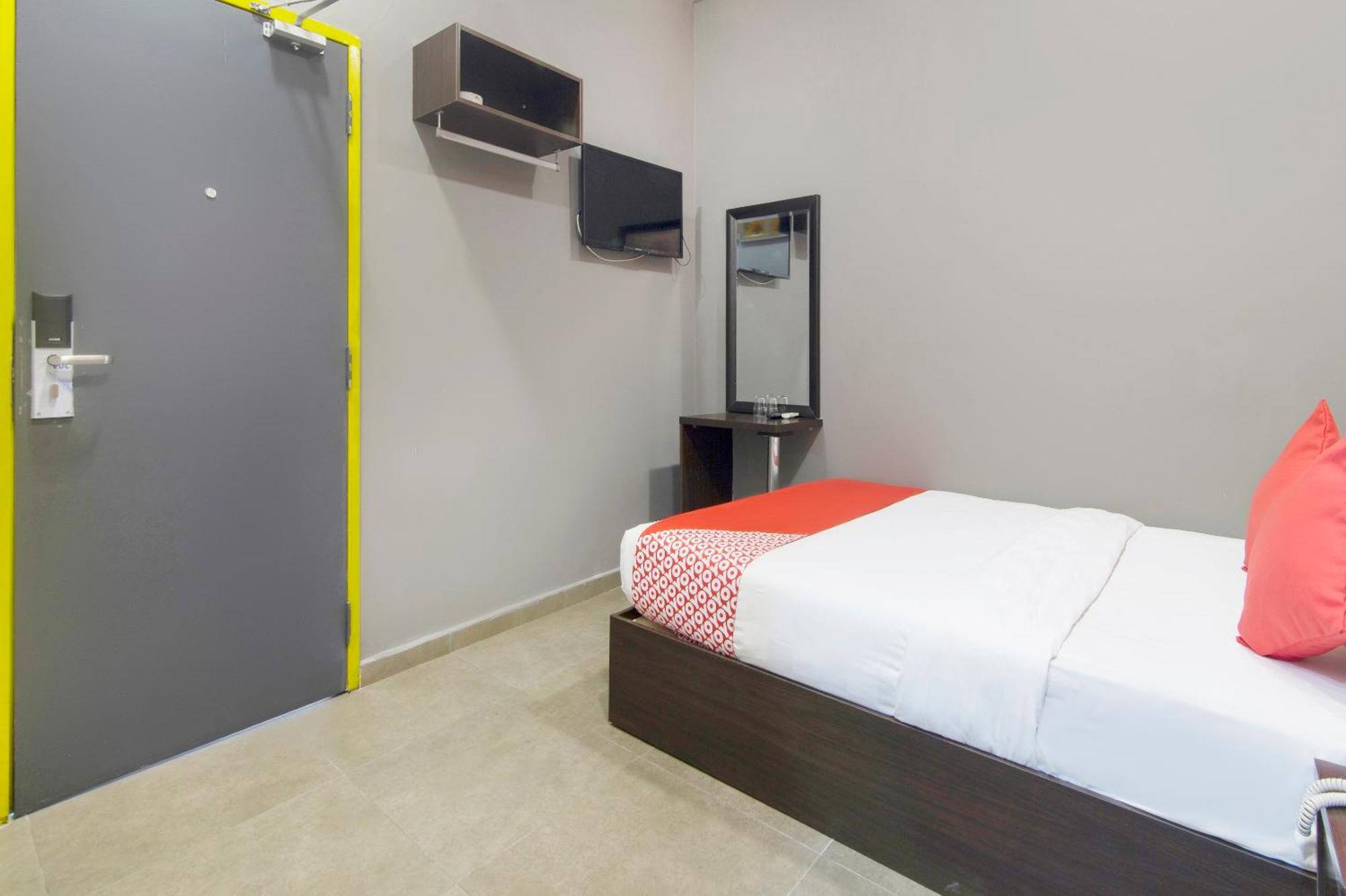 Oyo 876 Hotel Sanctuary Petaling Jaya Exterior photo